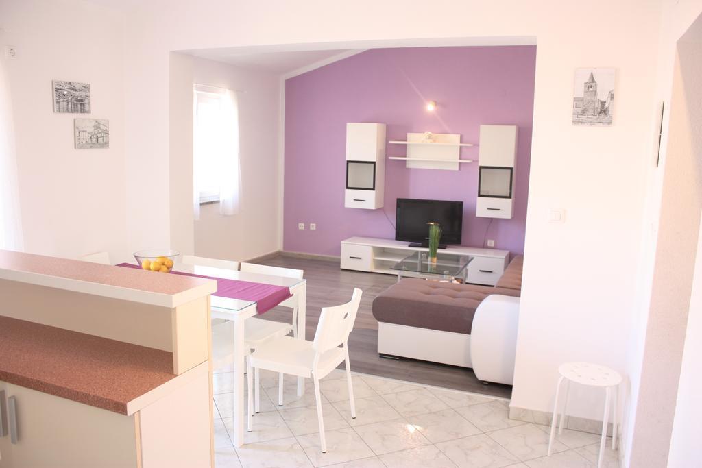 Apartments Miki Pag Town Esterno foto